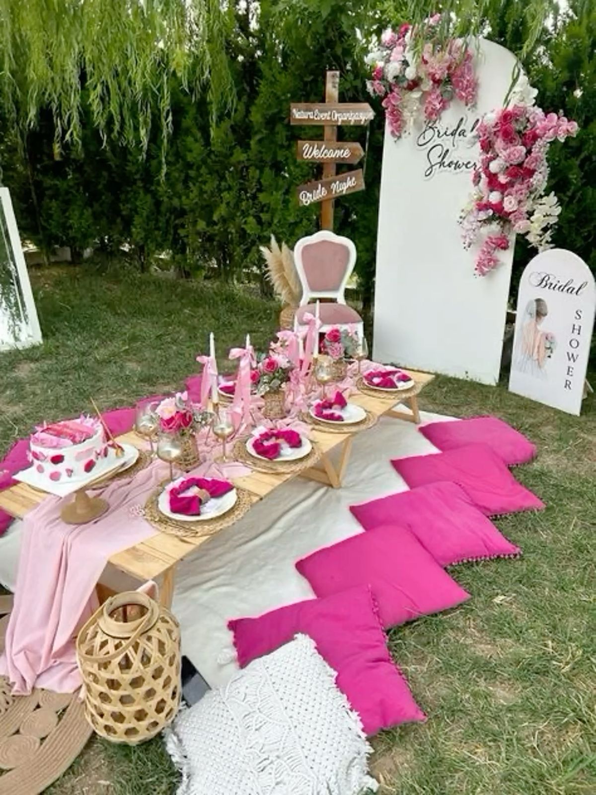 pallet seating decoration rental in Dubai and Abu Dhabi