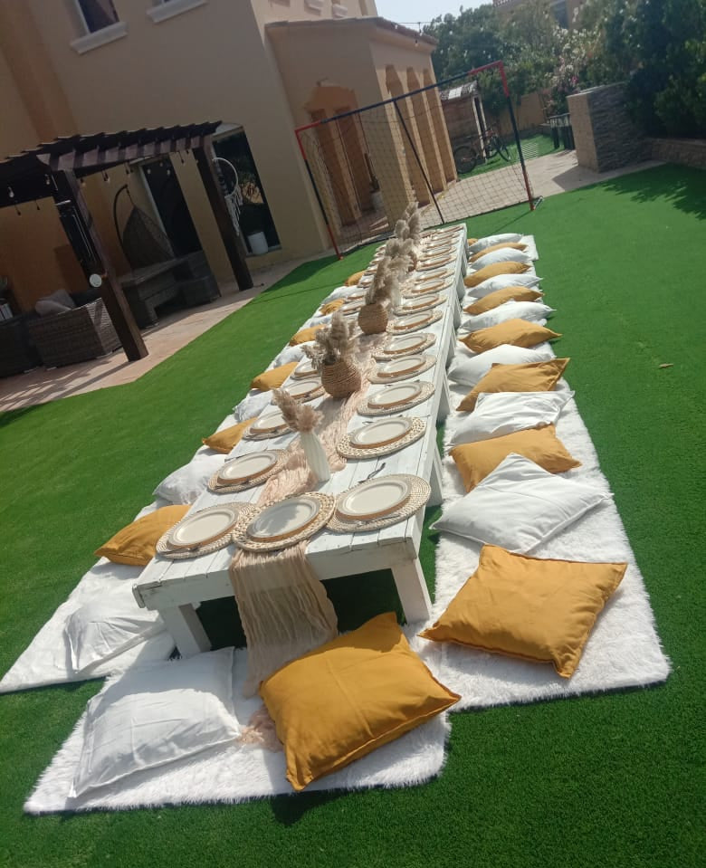 white pallet seating for rent in Dubai