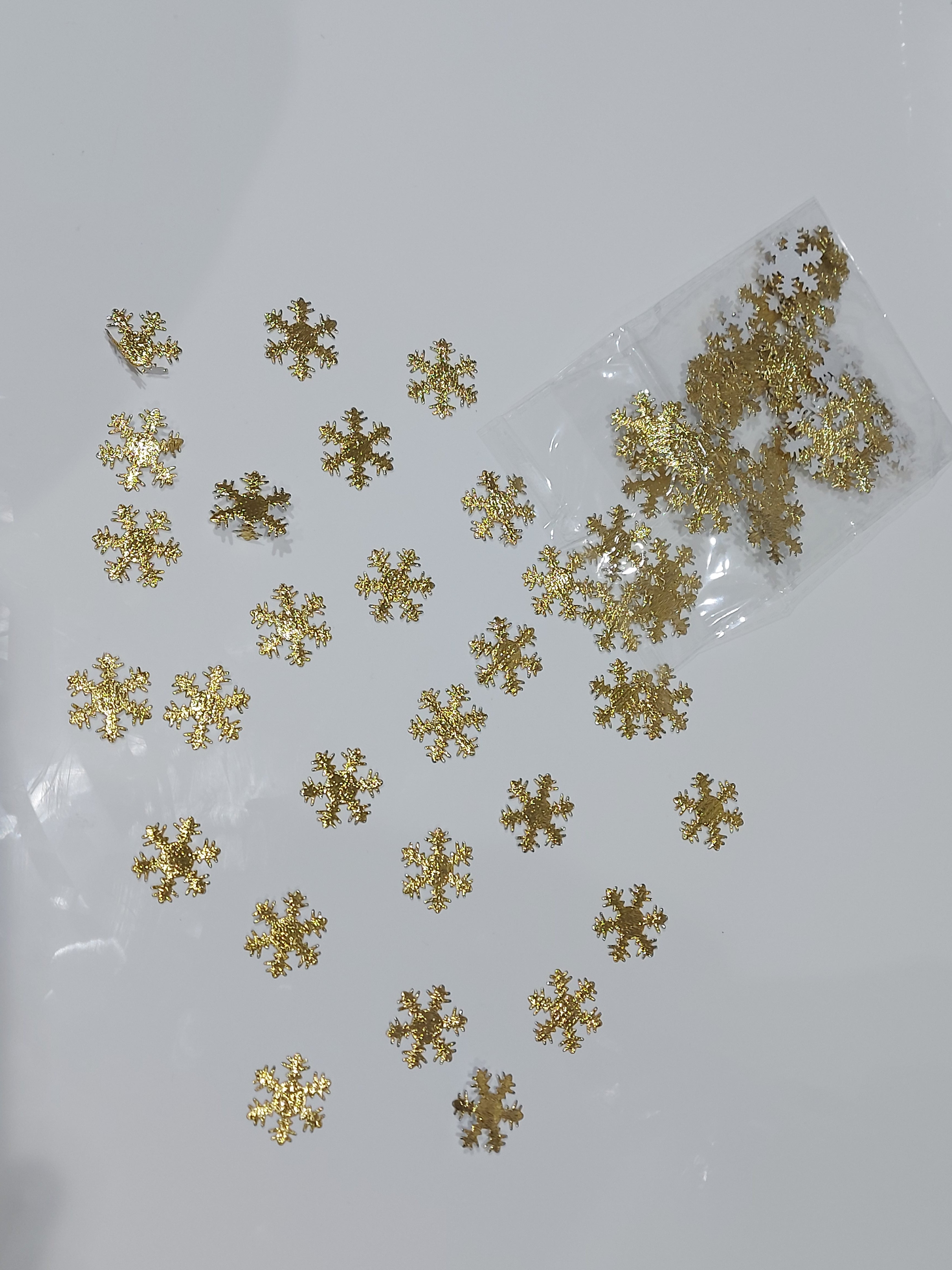 Golden flakes confetti for sale online in Dubai