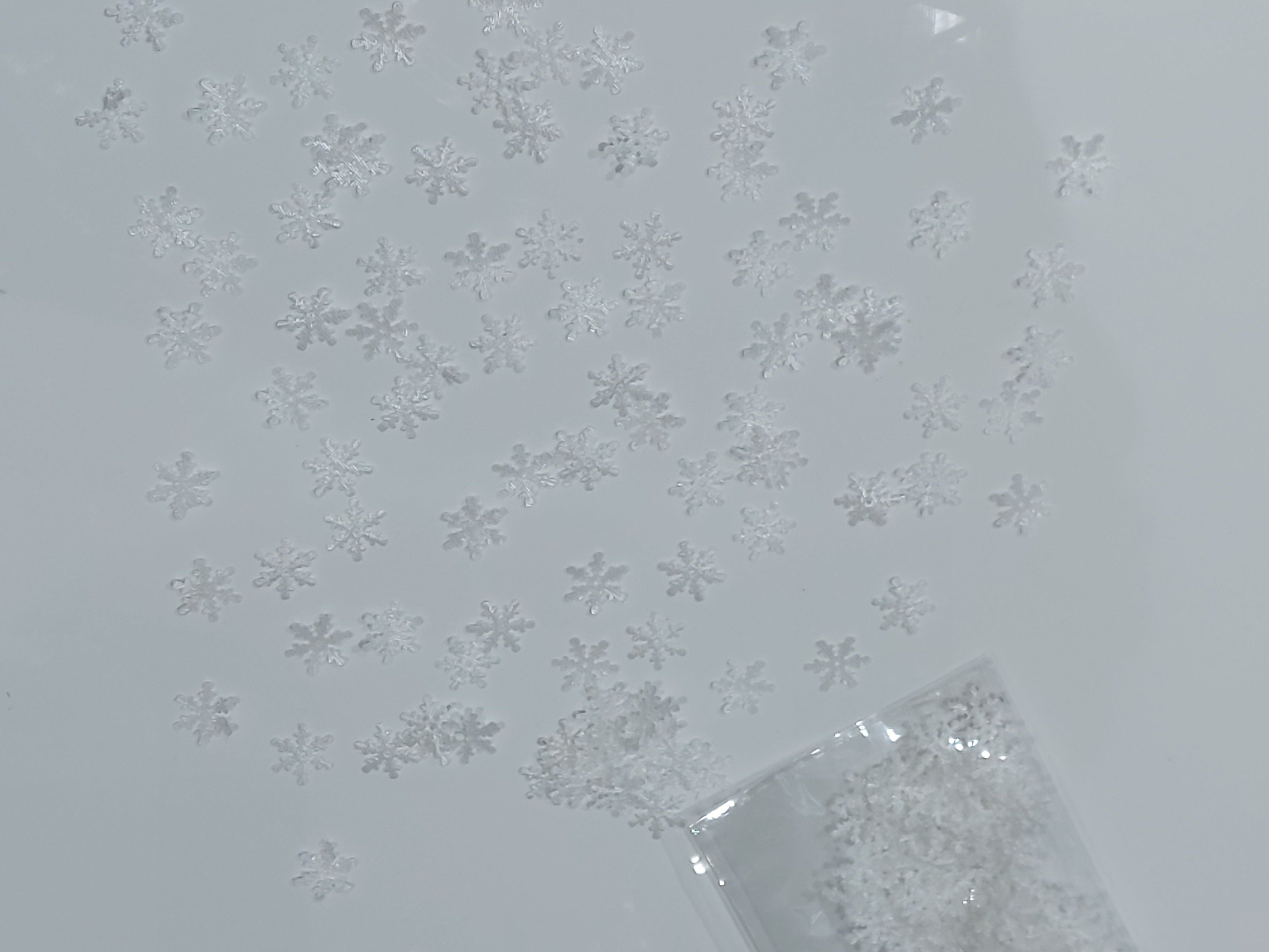 White winter confetti for sale online in Dubai